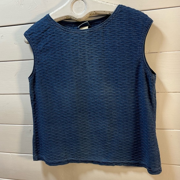 ❣️BLUE WILLYS - XL - Vintage Textured Sleeveless - Picture 3 of 6
